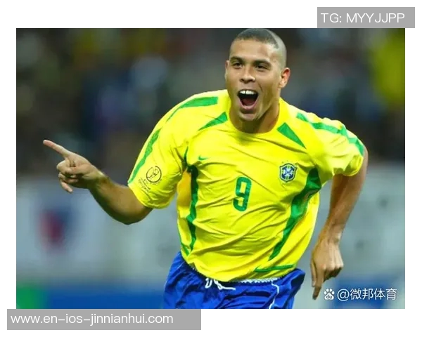 足球明星的传奇人生与场上风采揭秘